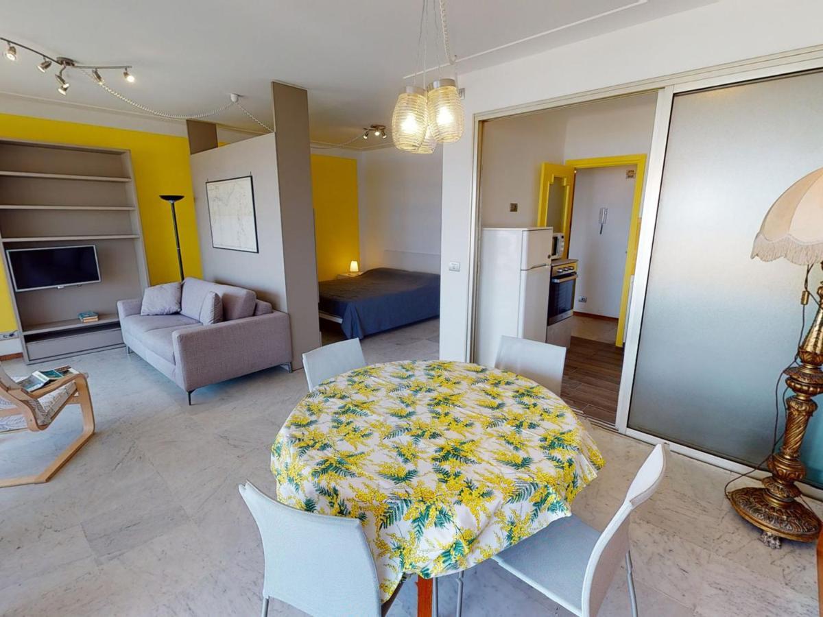 Studio Renove Face Mer Avec Terrasse A Menton, Proche Centre-Ville Et Plages - Fr-1-196-301 Dış mekan fotoğraf